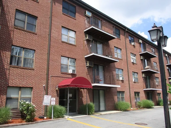 10 Wrentham Rd APT 305, Worcester, MA 01602