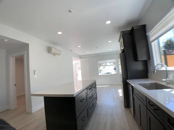 2127 Park Blvd #4, Oakland, CA 94606