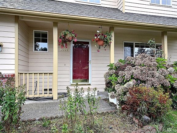 2nd image of 6207 44th Pl NE