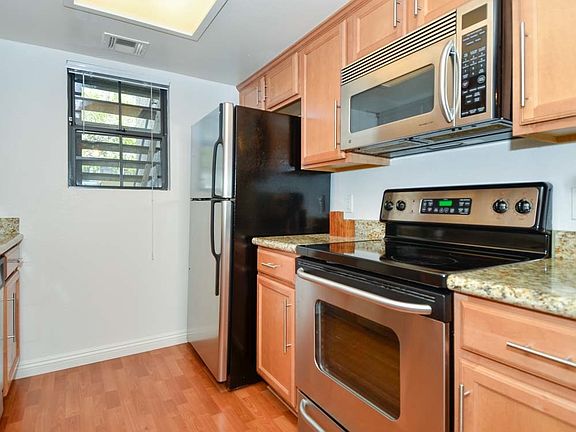4th image of 14954 Avenida Venusto Unit 93