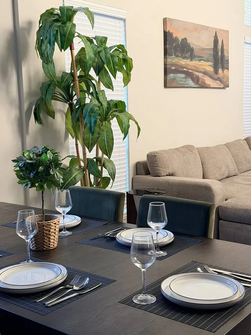 Bright Open-Concept 4BR Home Perfect for Families — Photo 4
