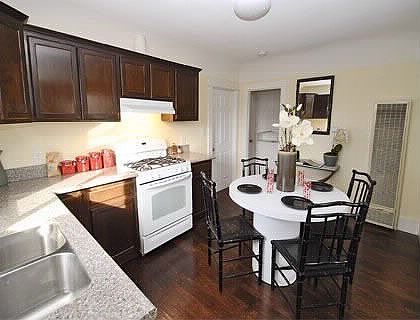 3rd image of 1249 W 73rd St