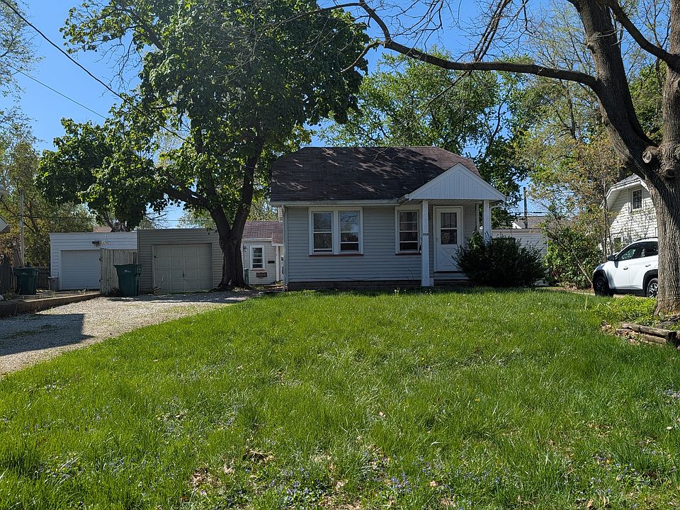 1st image of 2418 W Barker Ave