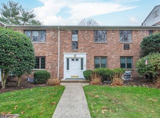71 Troy Dr APT B, Springfield, NJ 07081