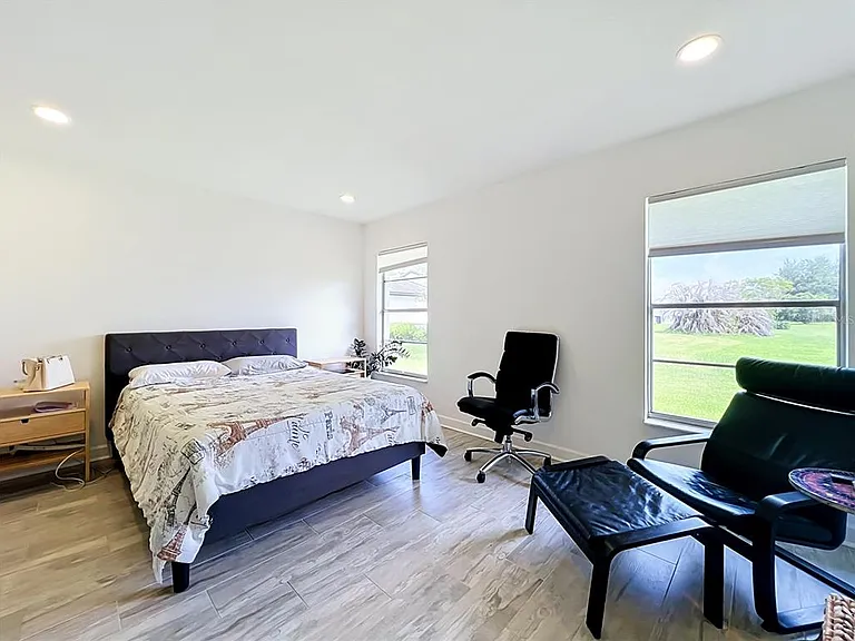 5501 Memorial Dr — Photo 37