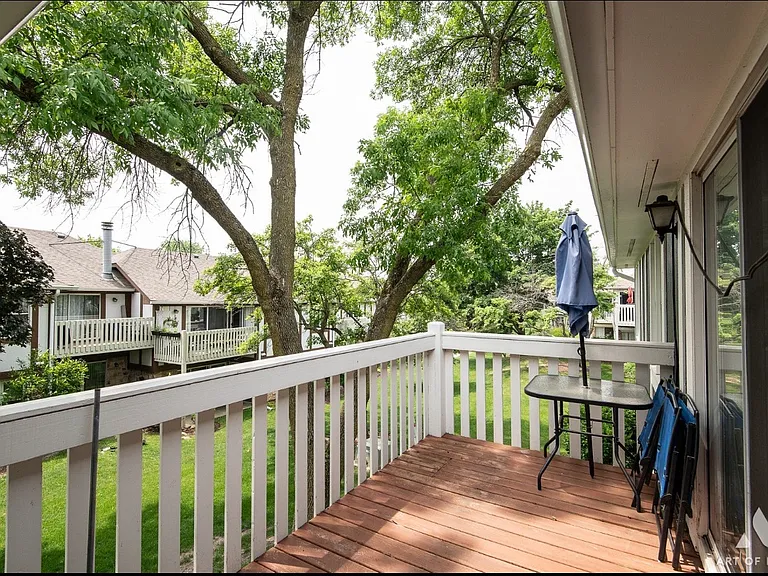 257 Coventry Cir — Photo 24