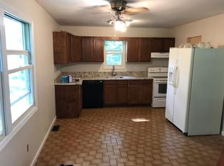 2 Weaver House Cove Rd, Andover, NJ 07821