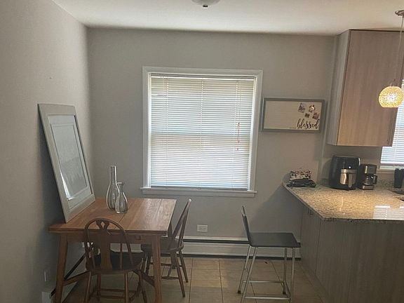 4th image of 6630 N Harlem Ave APT 1W
