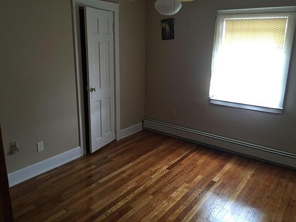 2nd image of 550 Washington St #1