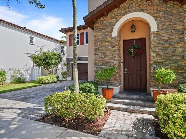 9127 SW 171st Ct, Miami, FL 33196