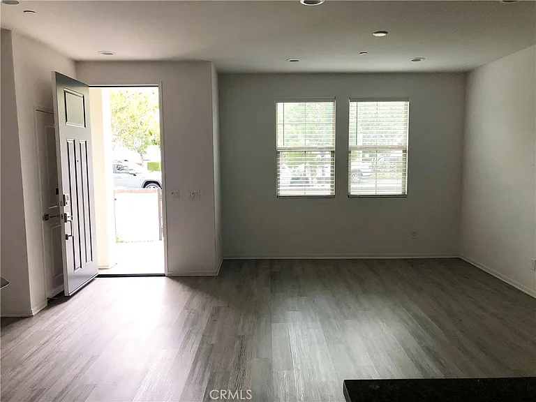 8461 Forest Park St — Photo 5