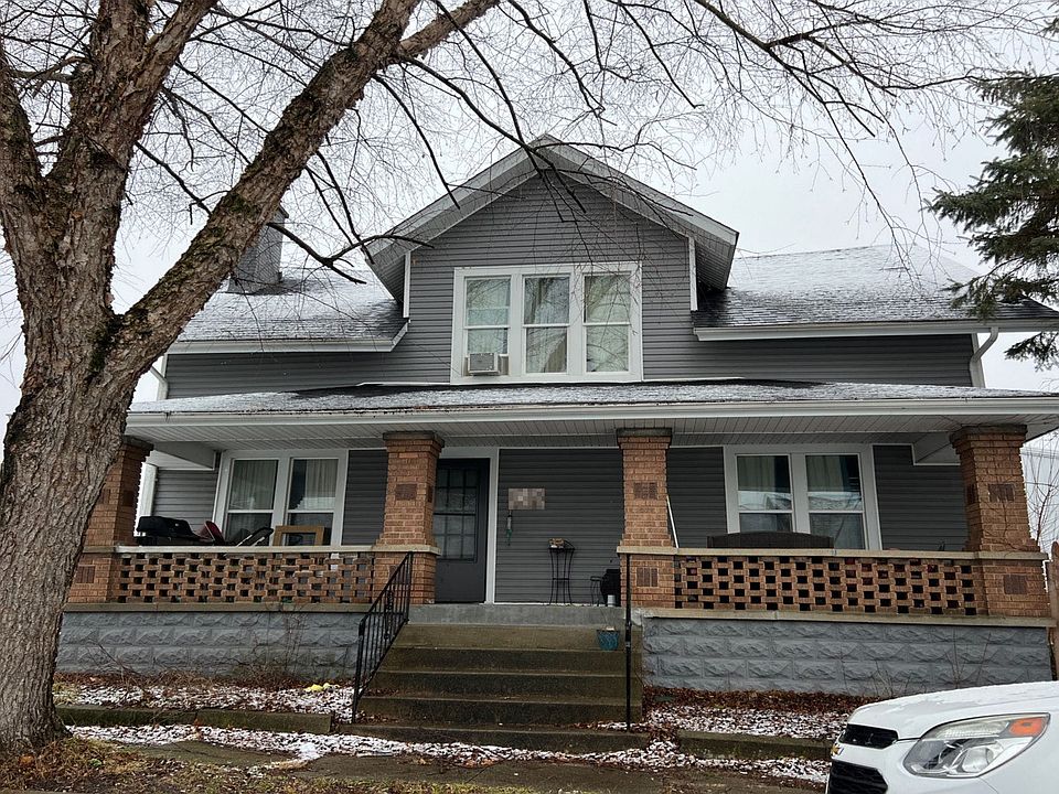 1st image of 118 E 7th St