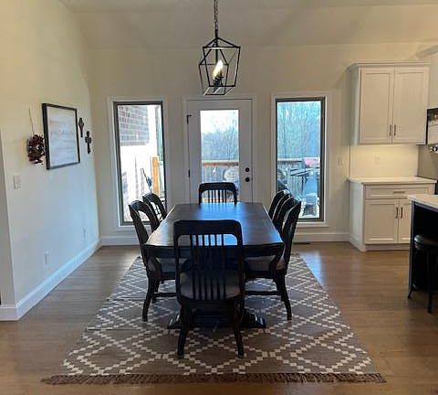 3rd image of 443 Coyote Rdg