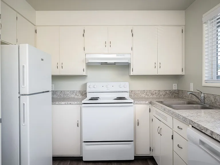 The Avery | Kitchen