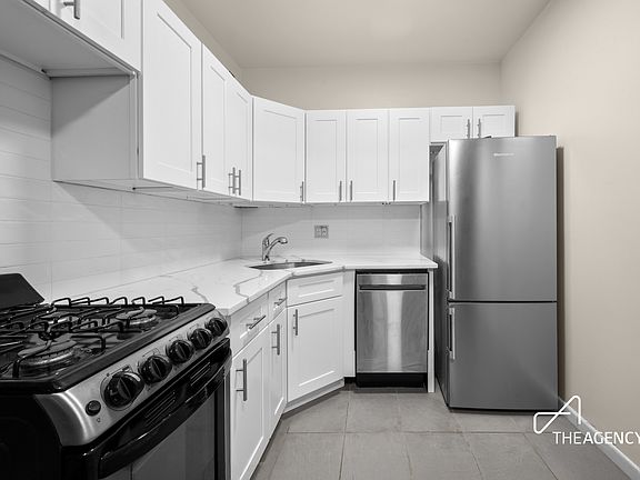 5th image of 220 E 74th St #1R