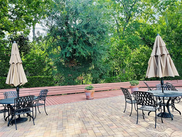 2224 S Piney Point Rd #227 — Photo 29