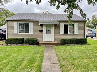 1011 40th St, Moline, IL 61265