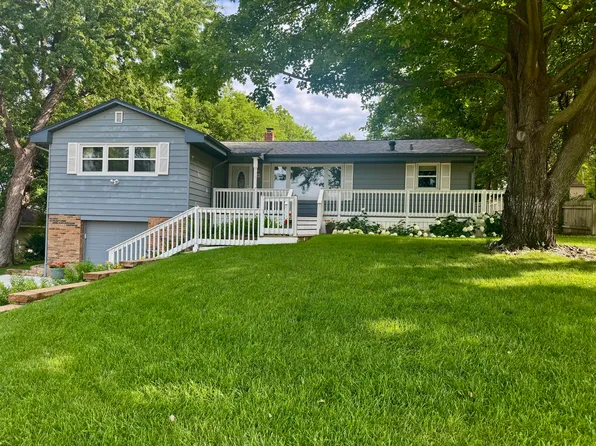 8526 Pinkney St, Omaha, NE 68134