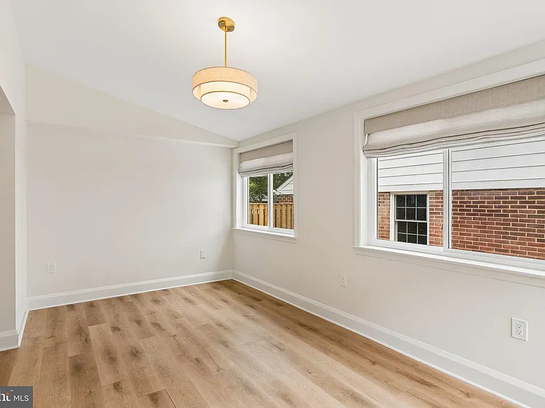 418 Murdock Rd — Photo 15