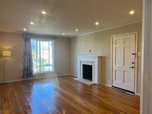 1st image of 26 Tallwood Dr