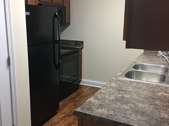 5th image of 886 Lynnwood Way APT C5