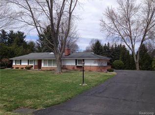 46906 Grasmere Rd, Northville, MI 48167