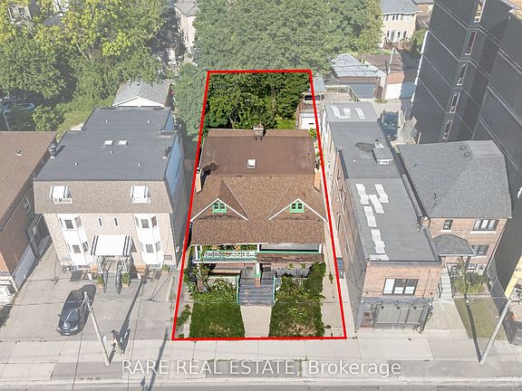 5th image of 890 & 892 Broadview Ave