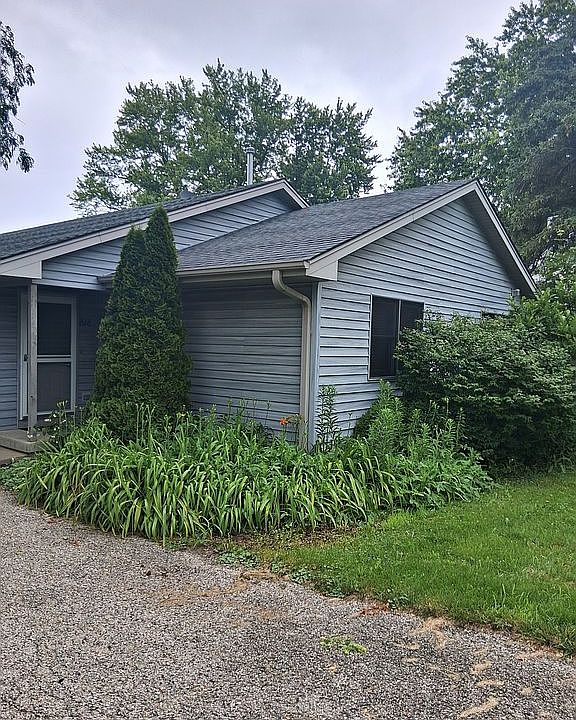 1st image of 818 Washington St