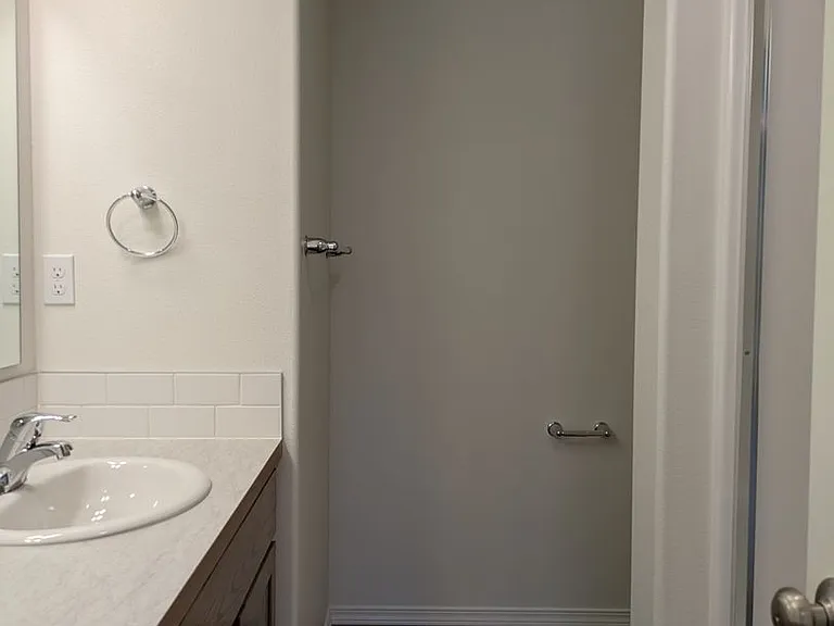 6352 W 36th Pl — Photo 9