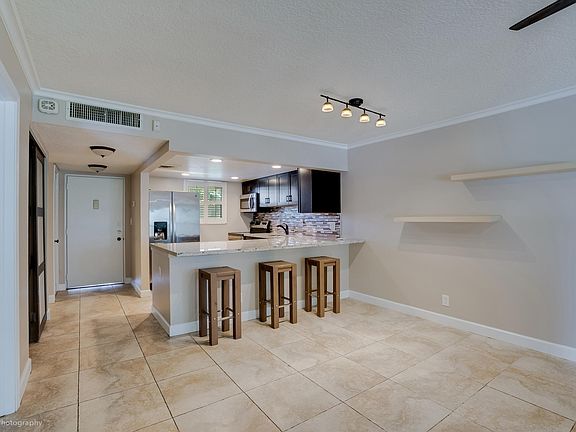 5th image of 2314 S Cypress Bend Drive Unit 313