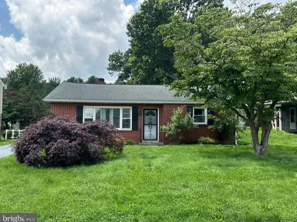 28 Nursery Ln, Lancaster, PA 17603