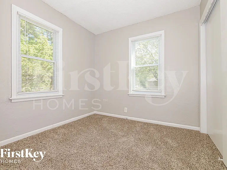 8000 E 87th St — Photo 17