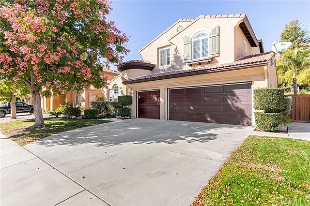 1st image of 40889 Arron Ct