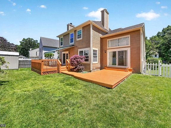 2nd image of 31 Spruce Hollow Dr