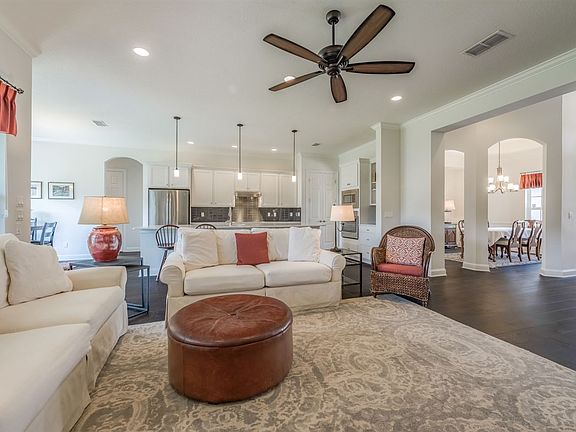 3rd image of 401 Escalante Ct