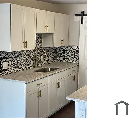 1047 N Madison Ave — Photo 10