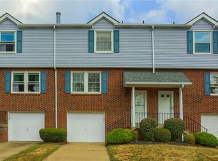 318 Parkridge Ln, Coraopolis, PA 15108