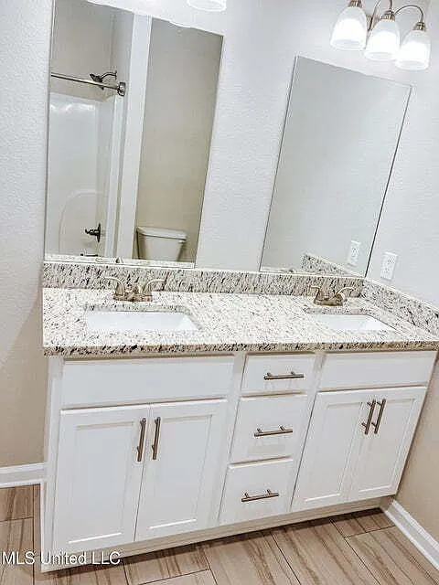 3 bed, 2.0 bath, 1332 sqft, $2,000 — Photo 4