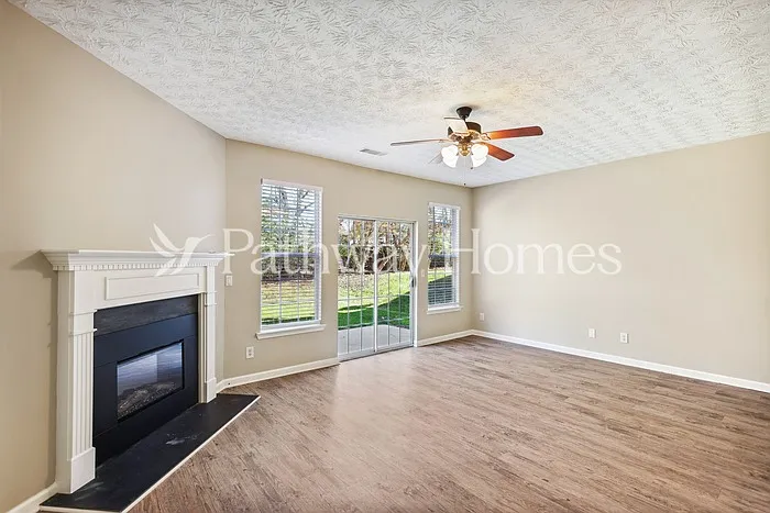 4922 Vireo Dr — Photo 8