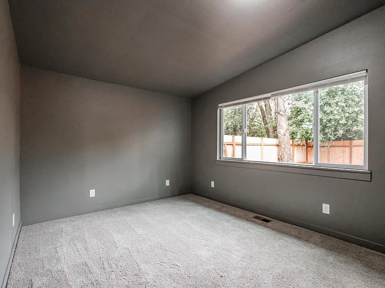837 Woodmansee St SE — Photo 11