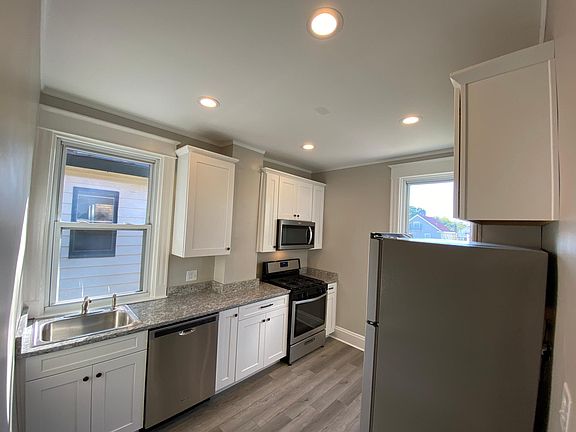 4th image of 2433 Kenilworth Ave #B
