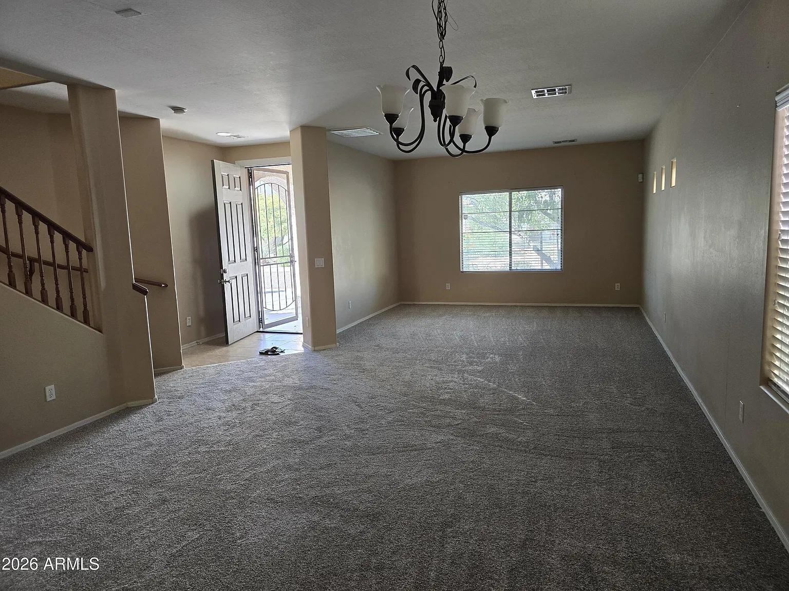 4 bed, 3.5 bath, 2810 sqft, $2,900 — Photo 4