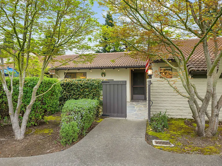 33 Fairway Dr — Photo 41