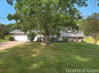 5871 English Ave NE, Comstock Park, MI 49321