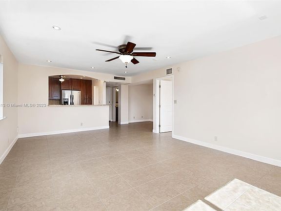 5th image of 619 Orton Ave APT 504
