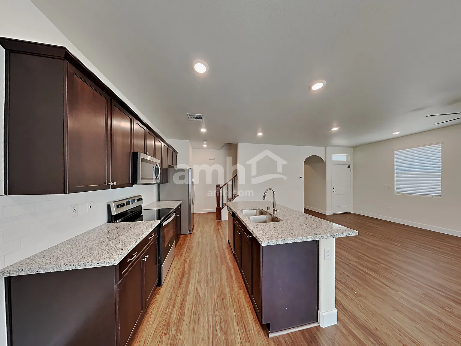 4 bed, 3.0 bath, 2213 sqft, $2,635 — Photo 3