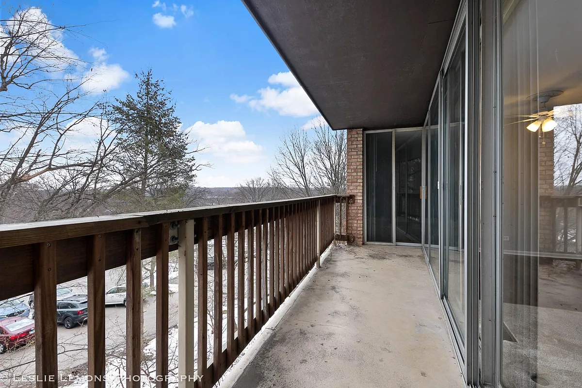 Building Photo - 5700 Hillcrest Ln #3G