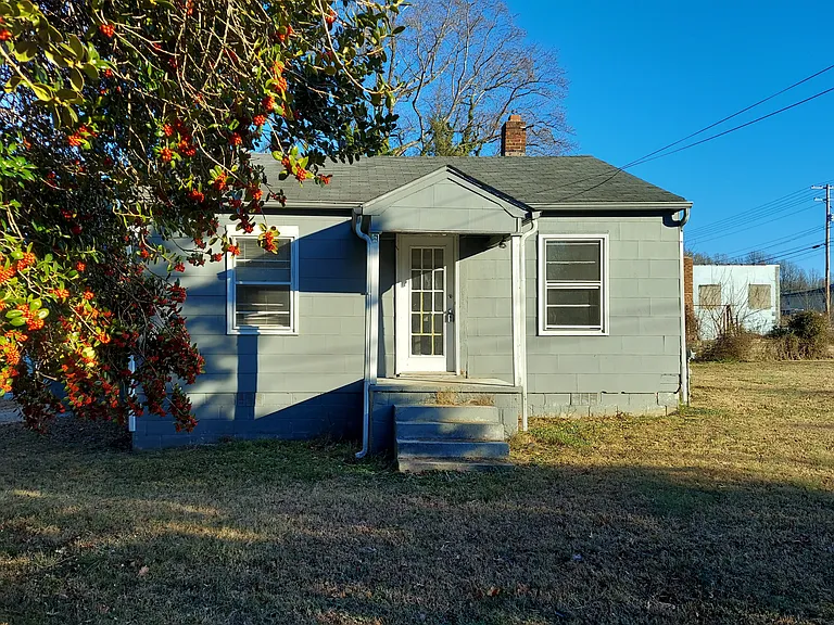 197 Spring Garden Cir — Photo 1