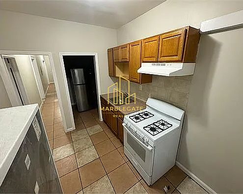 1st image of 316 Mount Prospect Ave #77