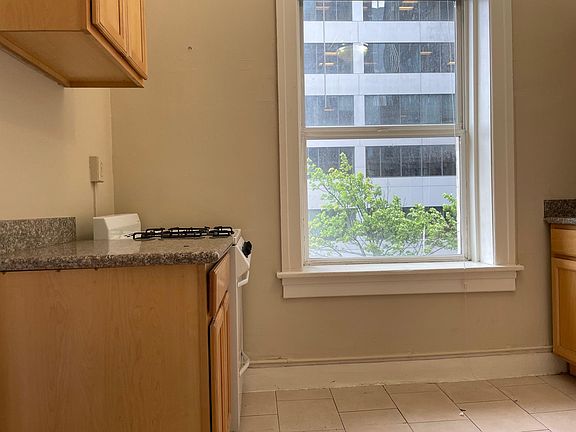 5th image of 901 6th Ave #201